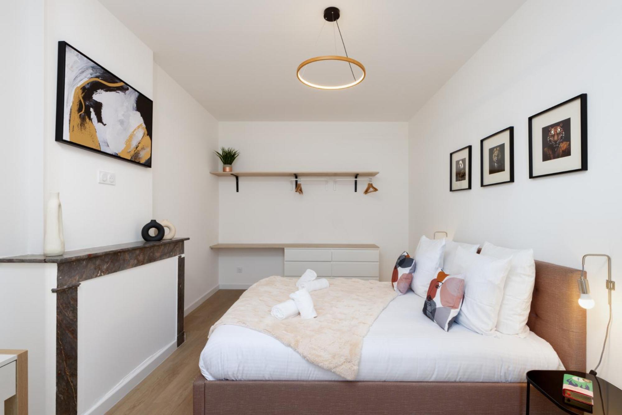 Marque Neo Art Apartment